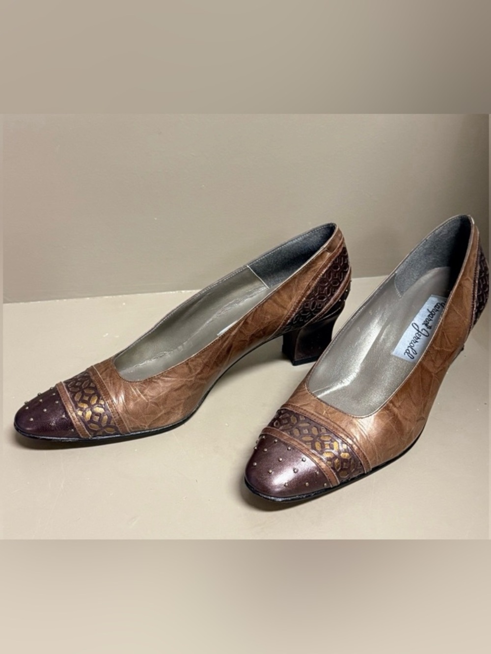 Margaret Jerrold VTG Narrow Bronze Metallic Studded Fine leather Elegant Pumps